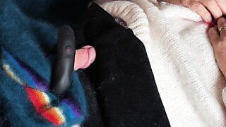 Weißer Mohair-Pullover, grüner Angora-Pullover mit ferngesteuertem Vibrator für freihändiges Sperma