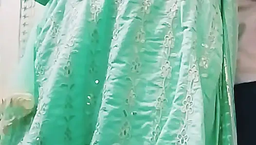 Неверную жену соседа, возбужденную киску жестко трахают