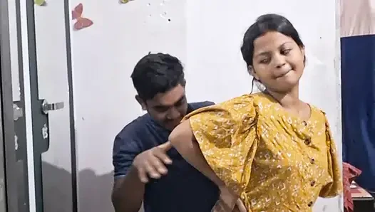 Delivery boy with Indian Beautiful Wife Fu.cking hot