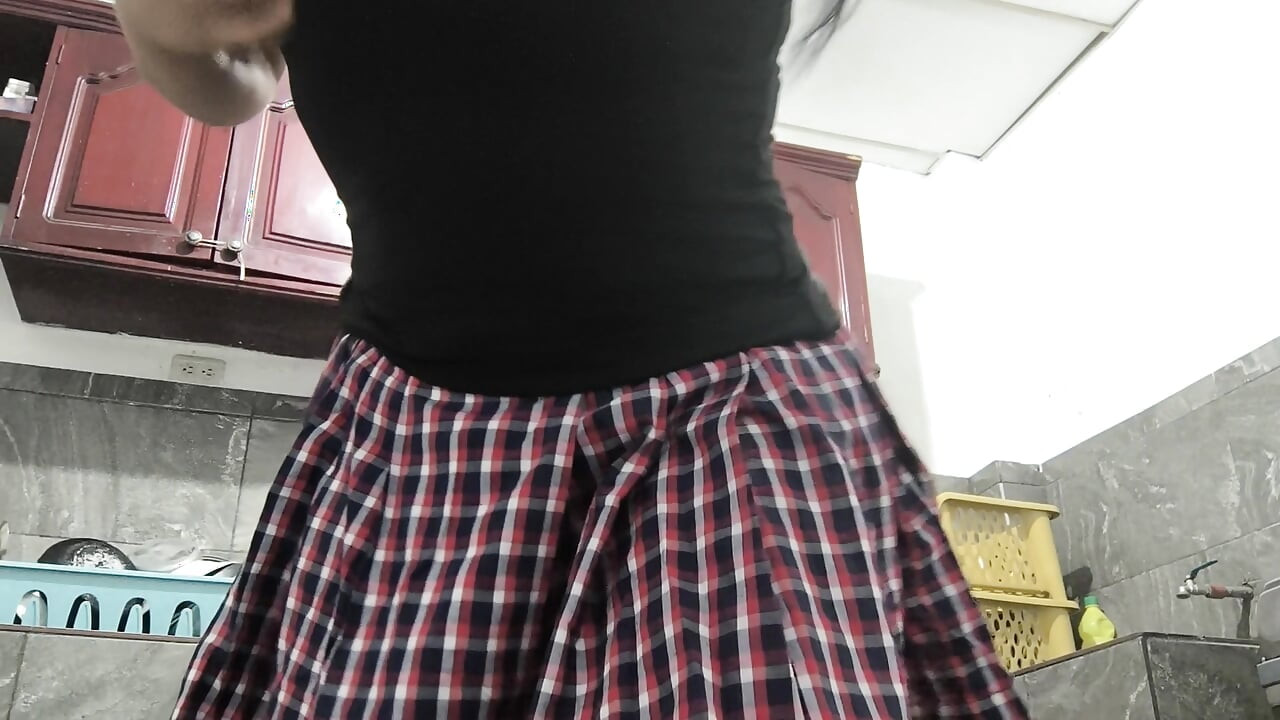 IMA NEŠTO NENORMALNO U SVOJOJ VAGINI!! ČUDNA KVRŽICA NA NJEZINIM VAGINALNIM USNAMA IZAZIVA STRAH I UZBUĐENJE