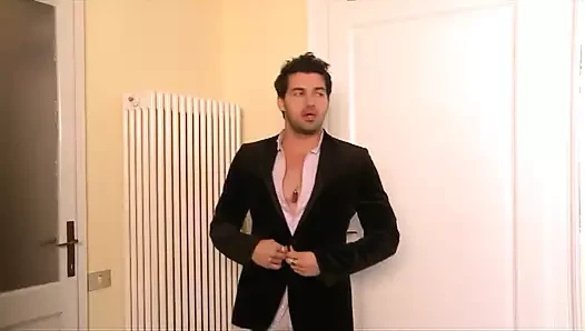 Domestiche sfondate Sc 1 exciting kinky sex scene