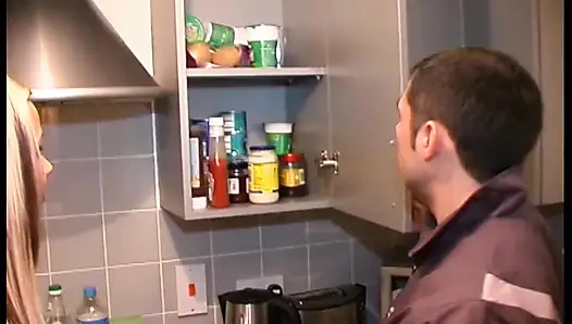Amateur-küchensex mit paar