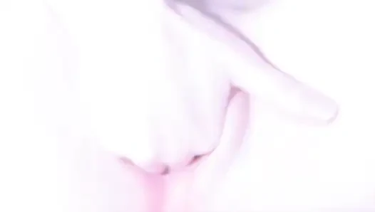 Bakire pembe amcığımda tek başına mastürbasyon yapıyor