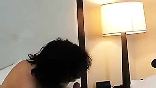 Süper seksi minyon dövmeli genç kız yarak emiyor - derleme 2