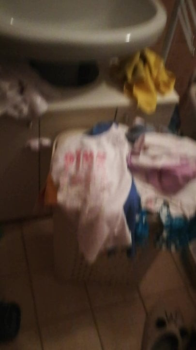 Mi sego mentre mia moglie fa la doccia 2