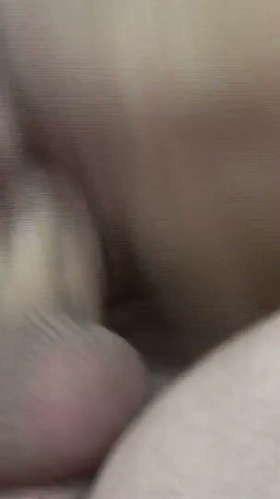 Esmer MILF sertçe sikiliyor ve creampie alıyor - hamile | Bölüm 2
