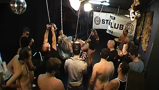 Ggg - Live-gangbang-party - Adina Nimmt Es Mit Mehreren Typen Auf Und Bekommt Eine Unordentliche Gesichtsbesamung