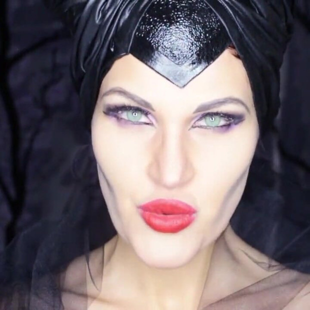 في العيون الخبيثة...