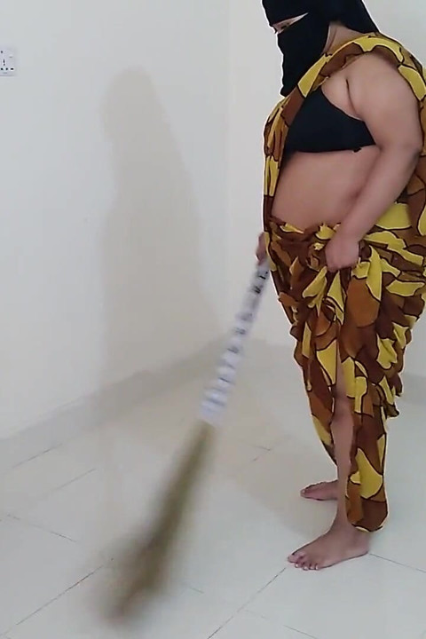 Pakistani Stepmom Fucked While Sweeping the House Aria Mia