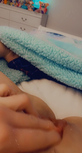I'm so hot and horny