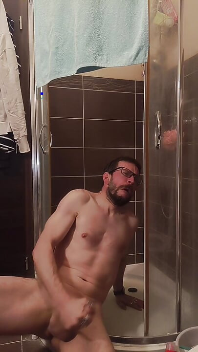 Jerking off a Cock in the Shower