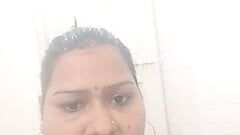 Mallu Big Ass Bhabhi Takes Bath