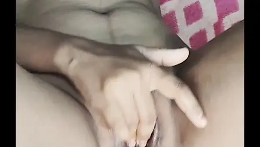 Kız parmakla mastürbasyondan memnun değil