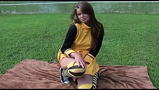 Крошка-блондинка Принимает Два Члена В Диком Групповом Трахе