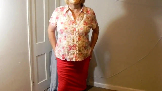 Dee in red skirt
