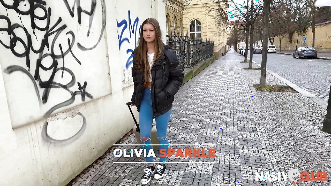 Erasmus-student Olivia Sparkle møter sin gamle flamme etter et år med studier i utlandet