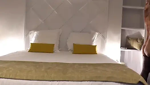 Istri Dewasa Pirang Menikmati Seks Meski Lelah