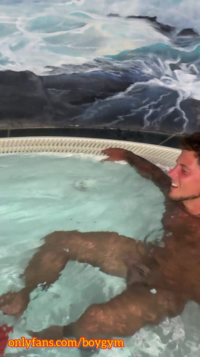 BIG CUMSHOT in JACUZZI, public cum