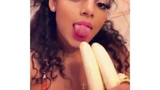 Ig Bimbos 2019.09.28i Doppel-Banane mit langer Zunge