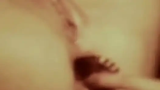 Sesi seks anal jadul gadis hot rambut pirang di sepia