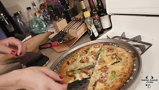 Office Pizza Party Giantess Featuring Sinn Sage