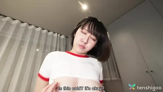 Das japanische geile schätzchen Kanata Futaba zeigt ihrem neuen freund ihren sexy körper.