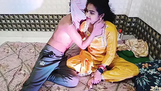 Echte Desi-ehefrau cowgirl & leidenschaftlicher sex in traditionellen outfits