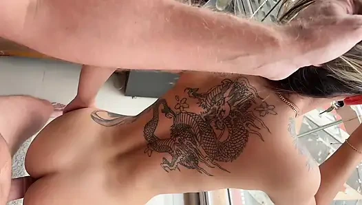 İlk oyuncu seçmeleri ve tekrar sikişmek istiyor - seksi sarışın Gostosa domaltarak sert sikişe hazır ve bakış açısıyla sakso çekiyor