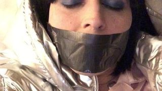 Victoria satinheart tape mond gesnoerd masturbatie
