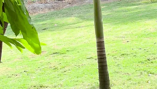 Aku suka banget eksibisianisme, bikin aku semangat untuk ngentot kontolku saat ada orang di sekitar sini