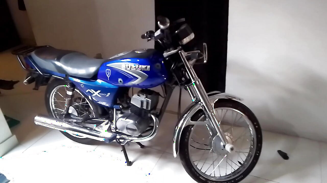 THE NEIGHBOR OFFERS ME HER MOTORCYCLE AND CONVINCES ME WITH RICH SEX TO BUY IT FOR HER.
