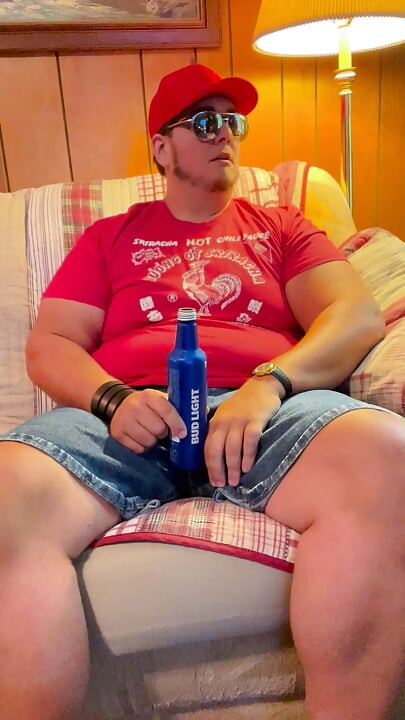 Burly Chub Delivery Dude Roleplay