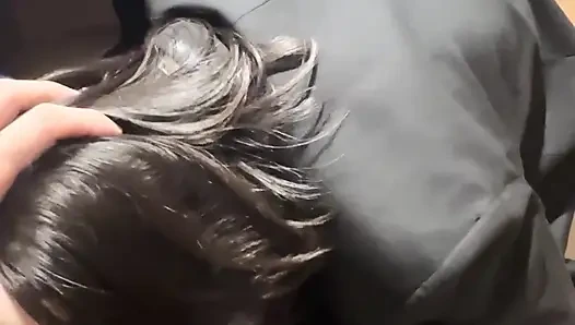 Gadis mungil 18 tahun, rekaman smartphone ultra-realistis. Disimpan ke rol kamera! Video pulang sekolah