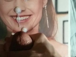 Brie Larson alias Kapitän bestaunen Sperma-Tribut