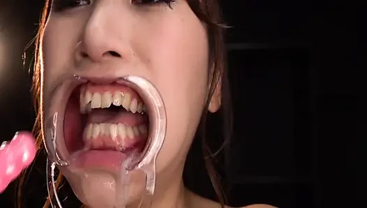 Bound honoka erträgt tiefe kehle-prüfung als kontrolle und atem verblassen in einem stillen zimmer