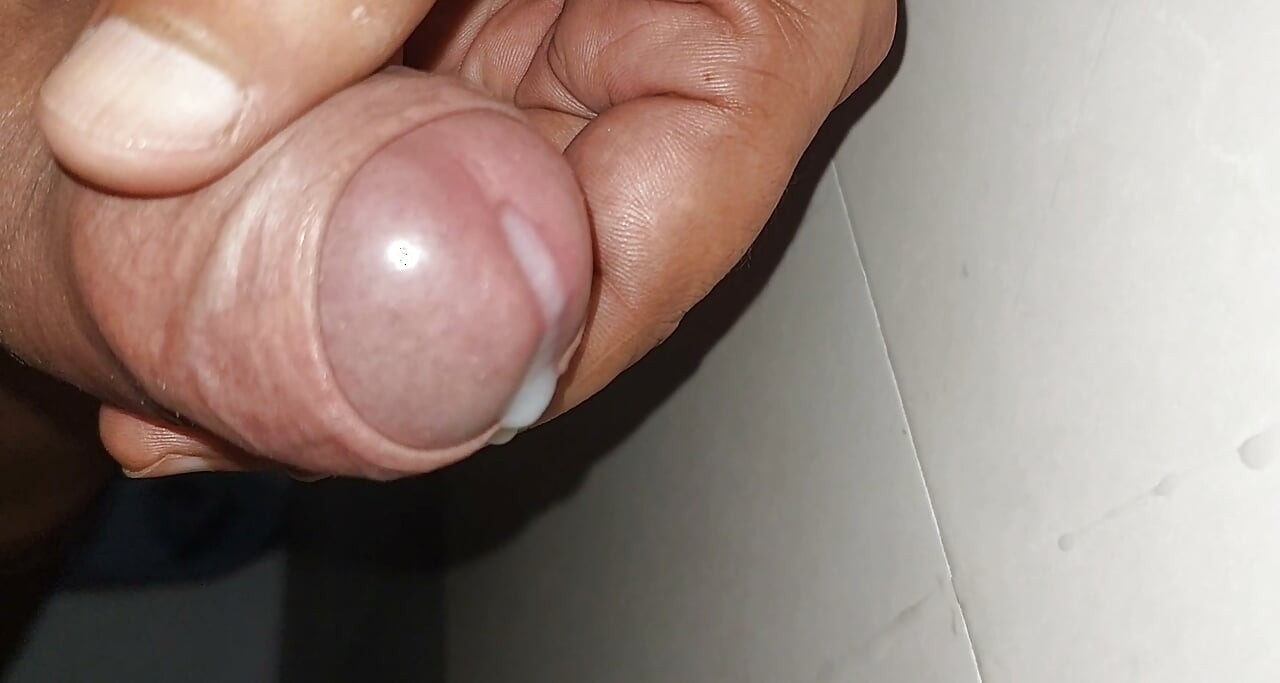 Daddy gives me handjob in bathroom
