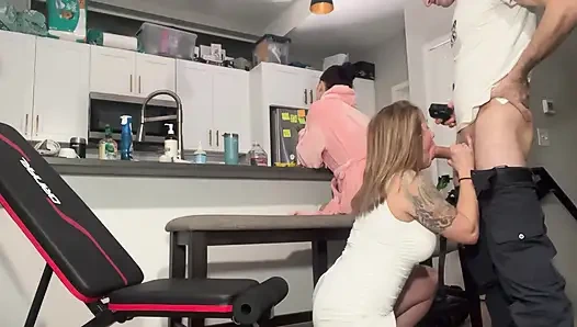 Omg! Hadiah 3some di hari kasih sayang sama pacarnya dan ibu tirinya dicrot di dalam dan hamil