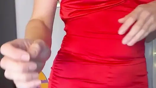 Evde ayakta durup boşalıyor