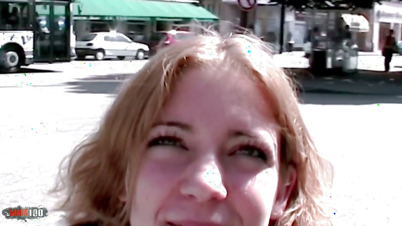 Axelle-Laroche joven rubia francesa con tetas pequeñas Axelle Laroche buena follada
