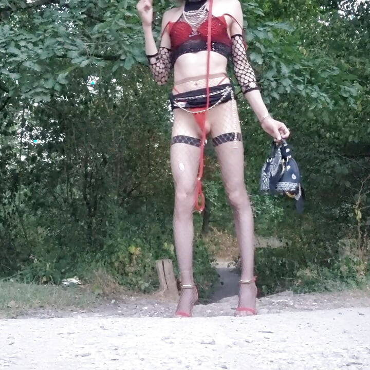 SchooL❣️Teacher shows off in the car park of La Faisanderie. [⁵Jul²⁶] ²⁰h ²³h VaneSsaBiTCHx PariSChienneTrvprod⁹¹