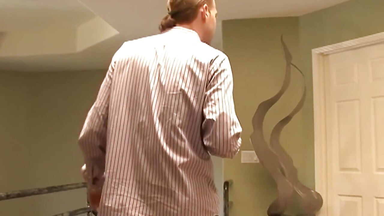 Irklararası ev kadınları sahnesi 3 seksi büyük götlü esmer Syren Demer kocası izlerken ırklararası seks yapıyor