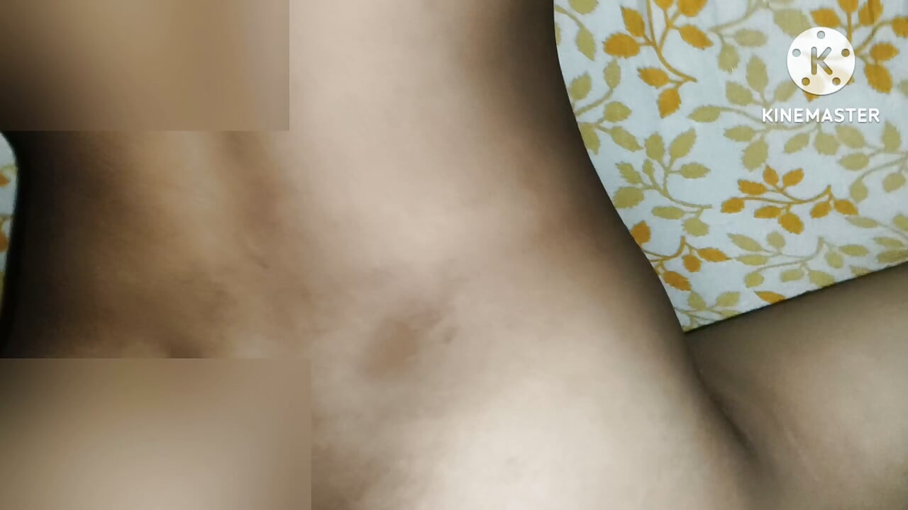 Indijska lokalna desi seksi mlada cura, jako romantična, seksi velike sise, velika pička, velika guza
