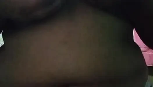 Teman gadis sri lanka menunjukkan payudaranya kepada teman bboy-nya