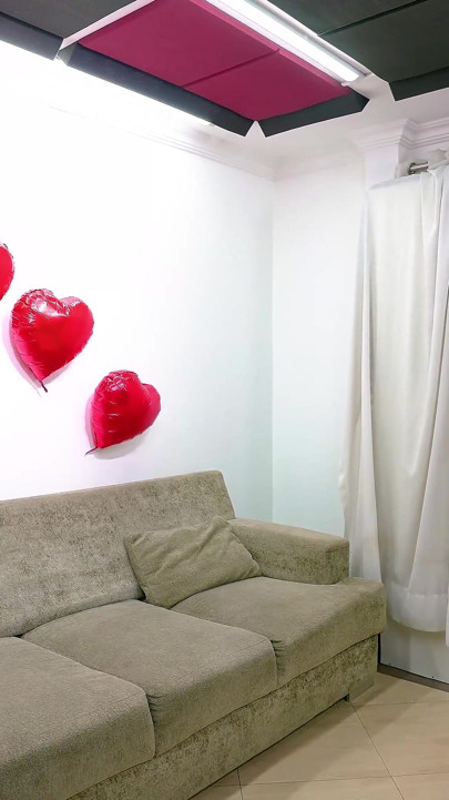 Kejutan Hari Valentine: Kekasih Saya Dengan Rambut Berwarna Memberi Saya Kemaluannya Sebagai Hadiah