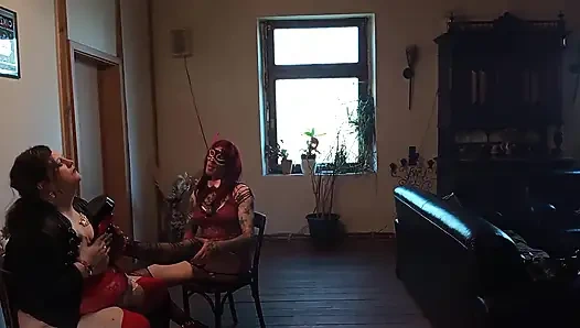 Курящая Шлюха Джисси Трахает Моих Щенков