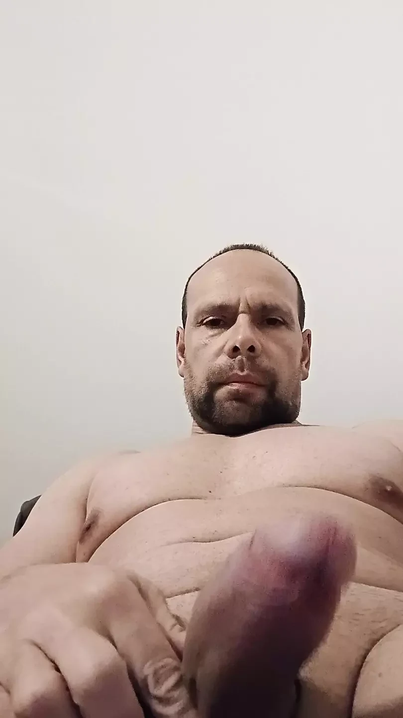 我最终射出了大片浓稠的射流，然后把它涂在我身上