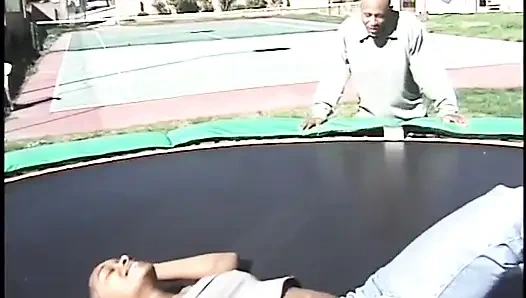 Cewek ebony melakukan segalanya untuk gurunya