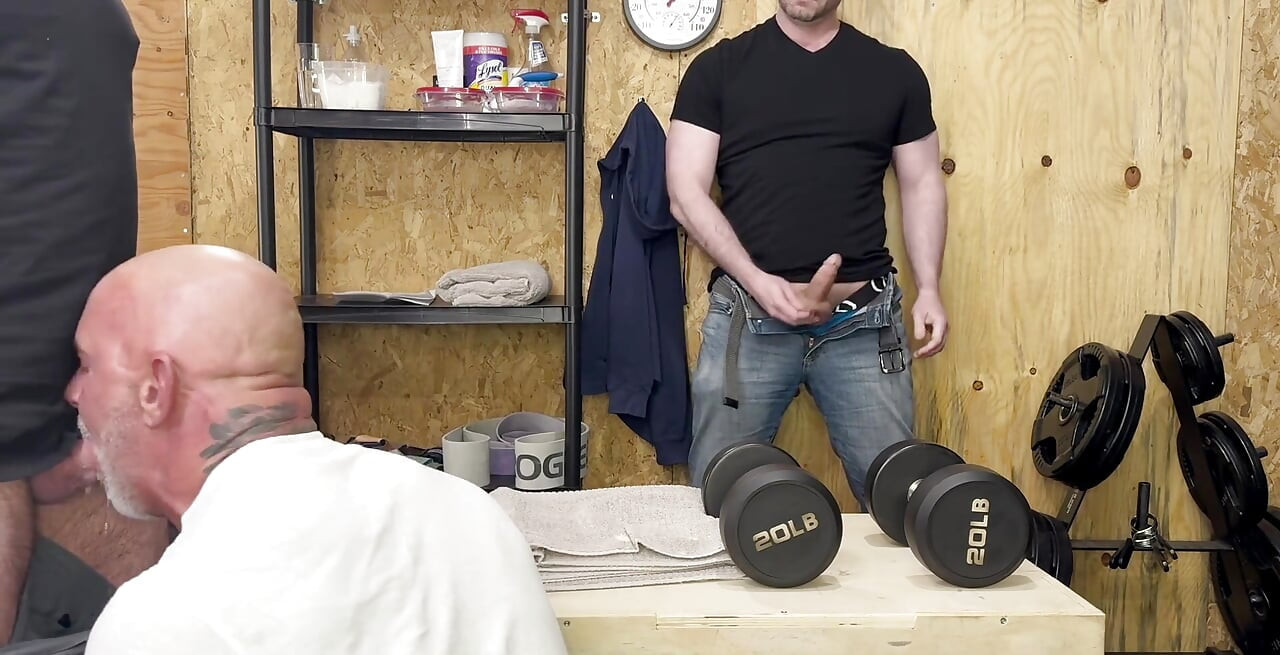 Muscle Stepdaddy Gets Fucked by Two Big Dicked Bears