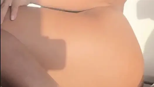 Aku nggak puas kalau mulutku dientot kontolnya dan aku memutuskan untuk ngentot kontolnya lebih enak - nysdel