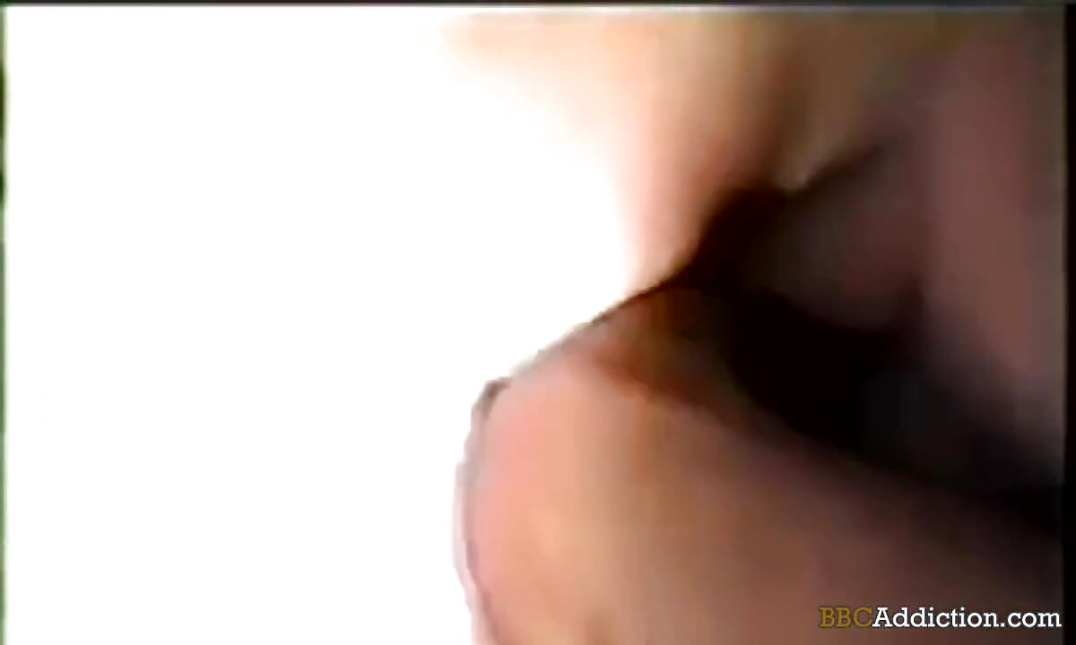 Závislost na velkém černém péru - 100% amatérské a domácí porno